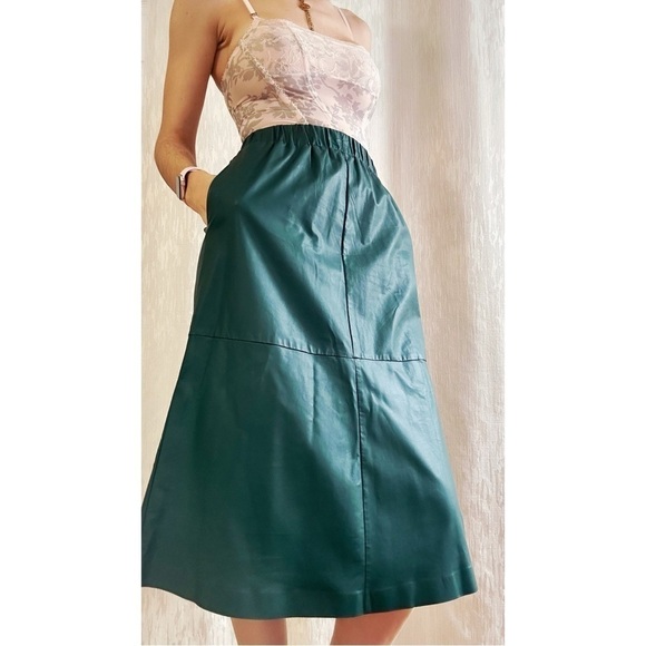 Green Faux leather midi skirt with elastic waist - Picture 3 of 10